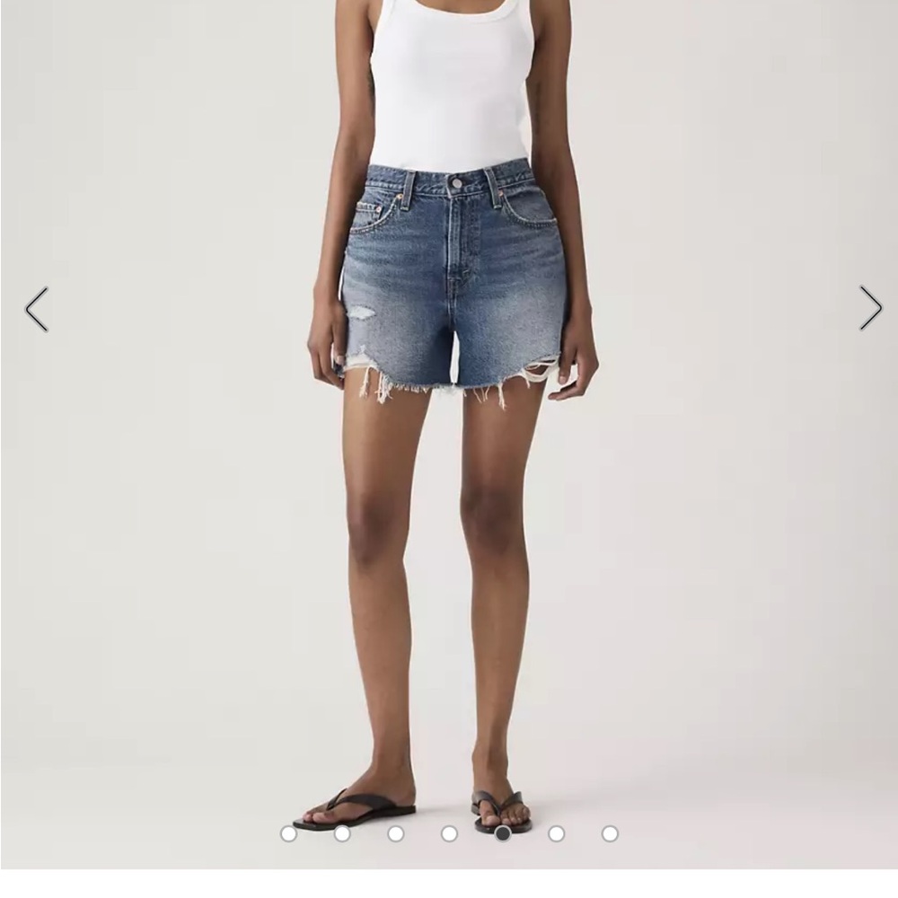 Levi’s Ribcage High-Rise Distressed Denim Shorts - Blue worn once
